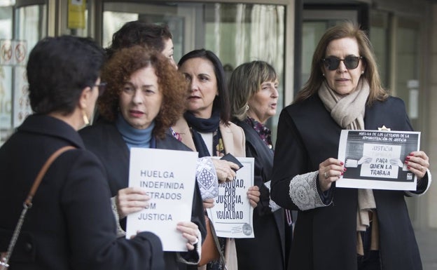 ¿Quiénes son los letrados de la Administración de Justicia y por qué son la pieza clave del sistema?