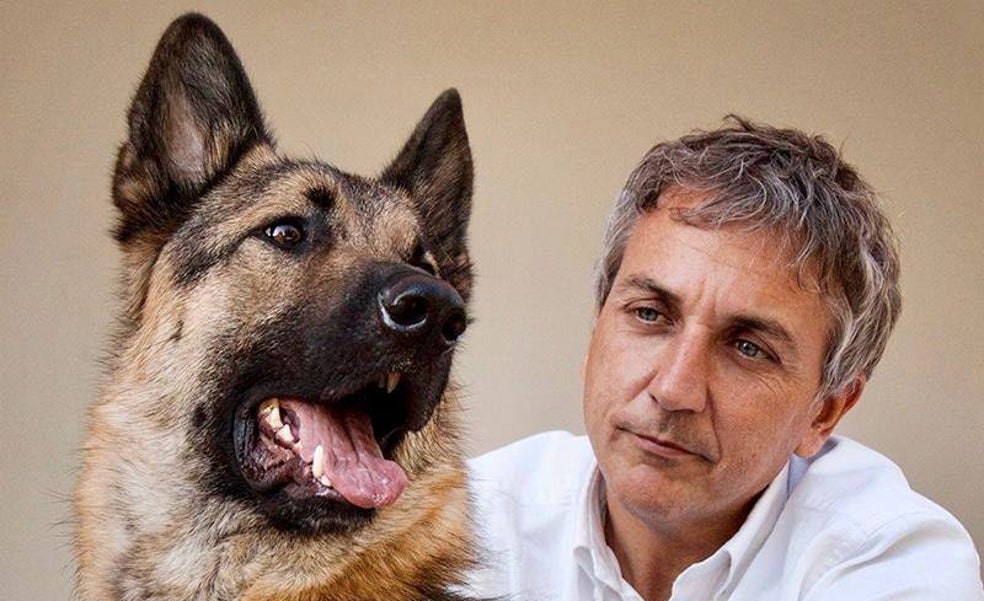 Raúl Mérida: «La nueva ley desprotege a los animales, fomenta el abandono y deja a muchos perros fuera»
