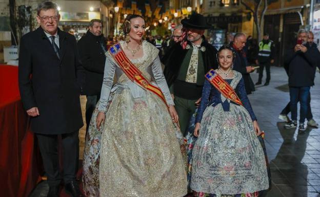 Laura y Paula desvelan su secreto para la Crida: platino y azul medianoche en el gran día que inicia las fiestas