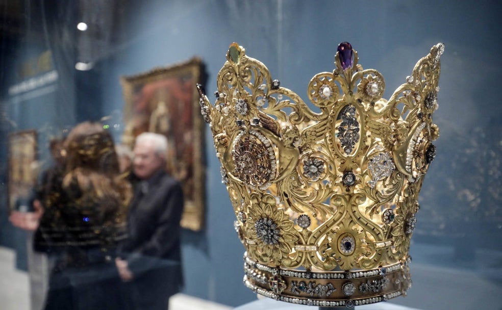 Las cuatro coronas para la Virgen de los Desamparados