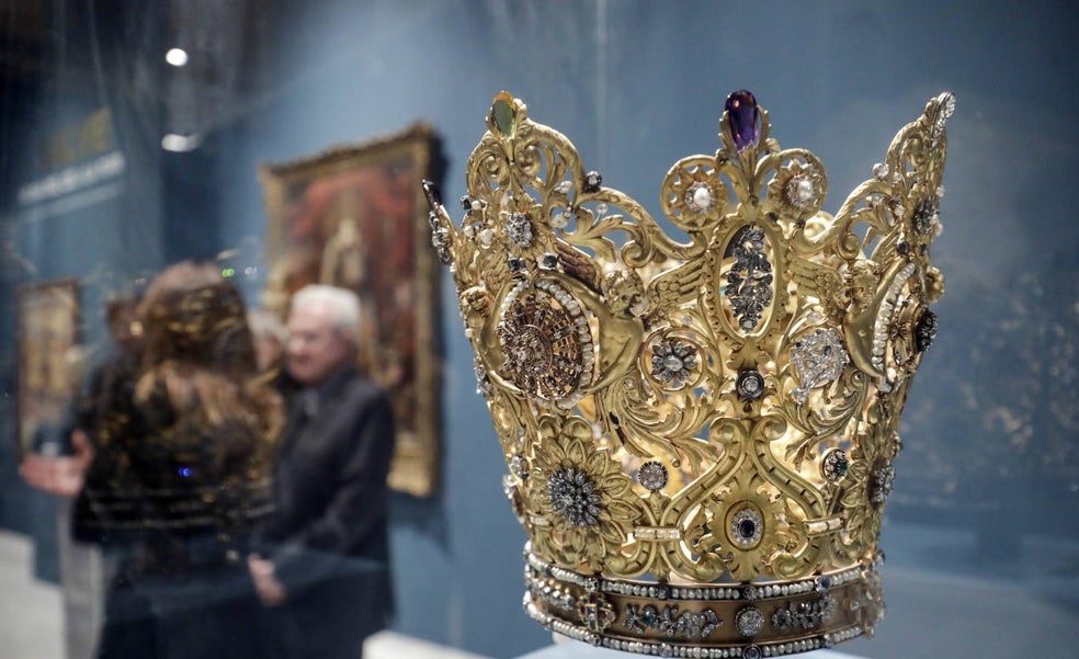 Las cuatro coronas para la Virgen de los Desamparados