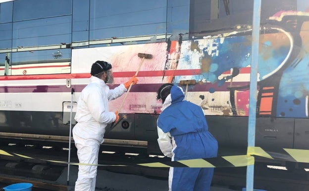 Los grafitis en los trenes de Renfe les cuestan 1,3 millones a los valencianos