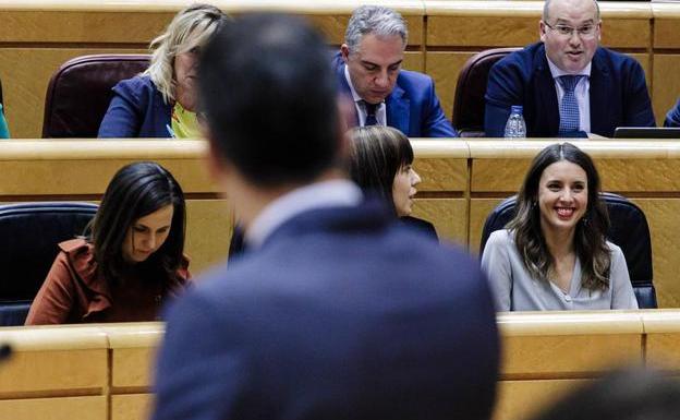 PSOE y Podemos enfilan al pleno del 7-M sin pactar el 'sí es sí' y quebrados por la guerra