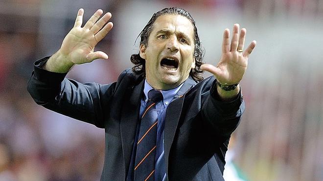 El Valencia despide a Pizzi
