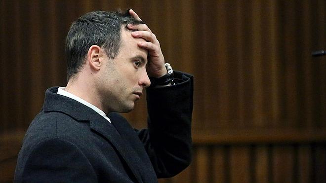 Pistorius sale de su silencio con cuatro tuits