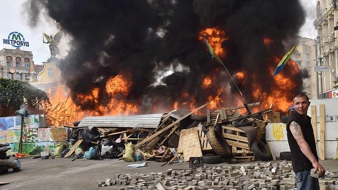 Los ucranianos desmantelan las barricadas de Maidan