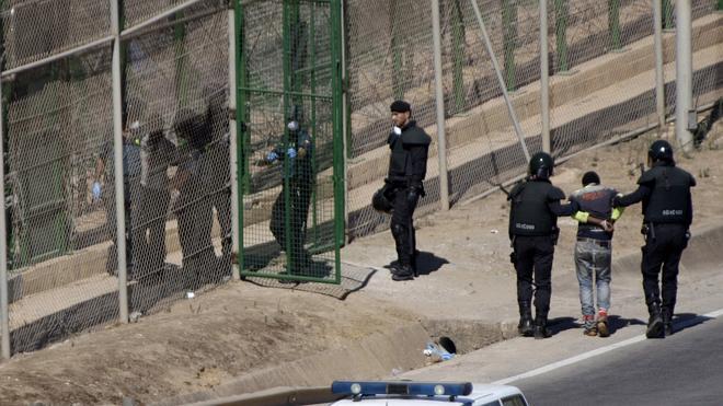 CEAR condena la violencia contra los inmigrantes en Melilla