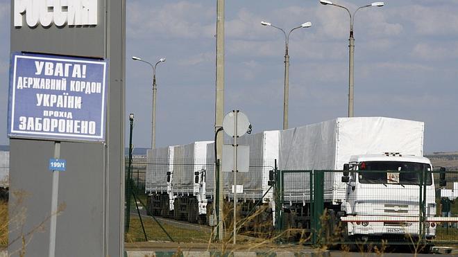 Ucrania acusa a Rusia de invadir su territorio tras la entrada de camiones con ayuda humanitaria