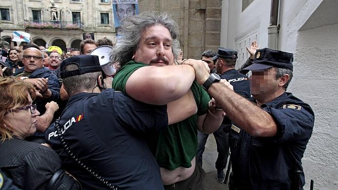 Carga policial en las protestas durante la cumbre Rajoy-Merkel en Santiago