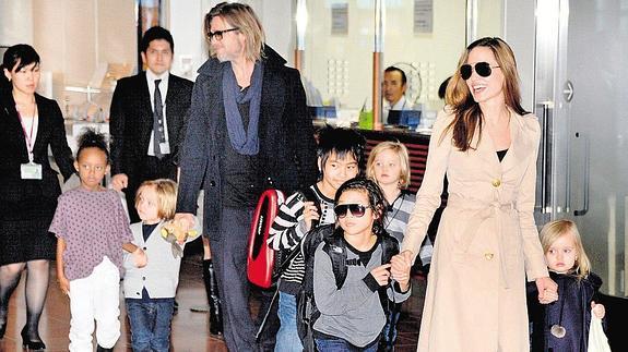 Brad Pitt y Angelina Jolie ya son marido y mujer