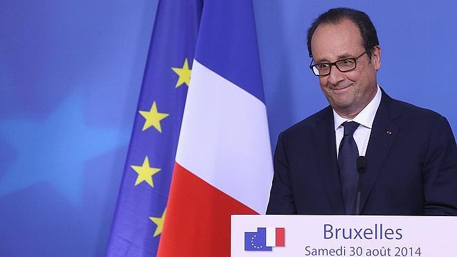 Hollande pierde 10 puntos de popularidad en 3 meses