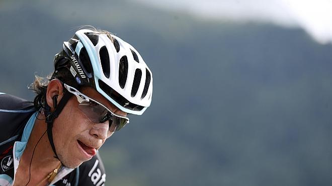 Rigoberto Urán abandona 'La Vuelta' por una bronquitis