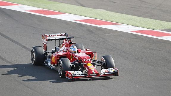 Alonso confirma que no llevará motor Mercedes en 2015