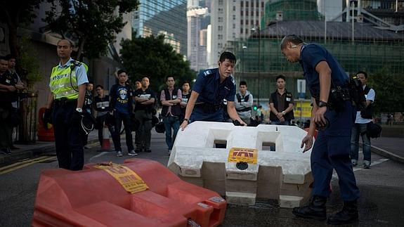 La tensión regresa a Hong Kong con nuevos choques entre los estudiantes y opositores a las protestas