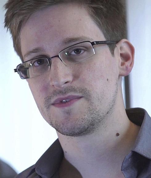 Snowden se parece cada vez más a Putin