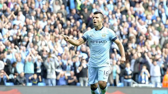 Agüero firma un 'póker' con el City ante el Tottenham