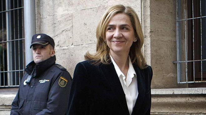 La infanta Cristina y Urdangarín mantienen una reunión conjunta con sus abogados
