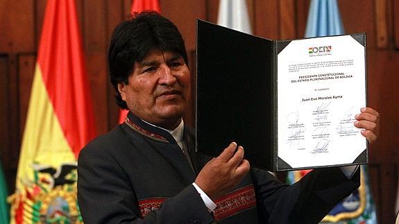 Evo Morales recibe la credencial para asumir el tercer mandato como presidente