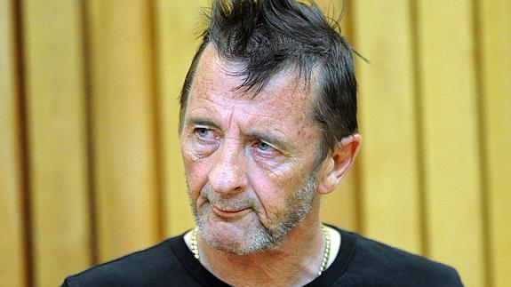 Phil Rudd, el batería de AC/DC, otra vez ante la justicia tras una pelea