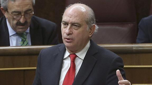 Fernández Díaz, sobre la inmigración irregular: «Que me den la dirección y les enviamos a esta gente»