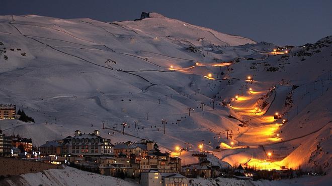 El esquí nocturno vuelve a Sierra Nevada