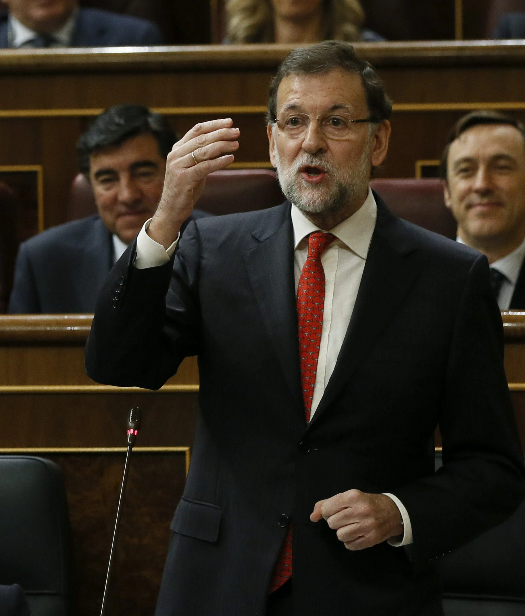 Rajoy: «ETA es la que mantiene a los presos en prisión»