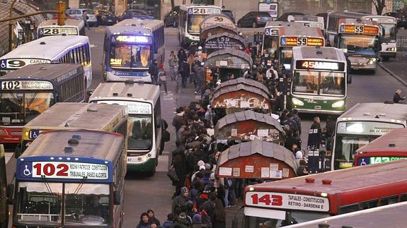 El transporte público argentino lucirá por ley el lema 'Las Malvinas son argentinas'