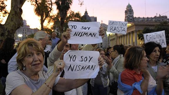 Fernández de Kirchner apunta al suicidio como hipótesis de la muerte de Nisman