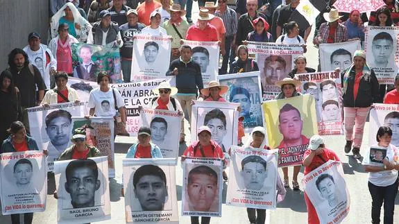 La Fiscalía mexicana concluye que los 43 estudiantes fueron asesinados y calcinados