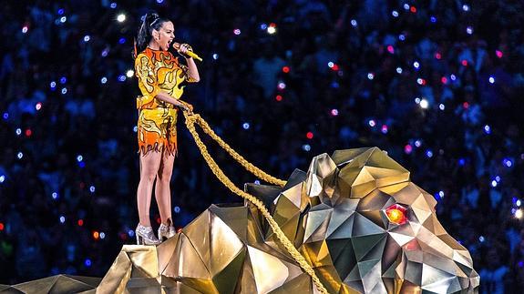 Katy Perry enciende el descanso de la Super Bowl