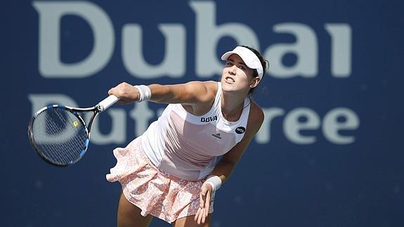 Garbiñe Muguruza avanza en Dubai