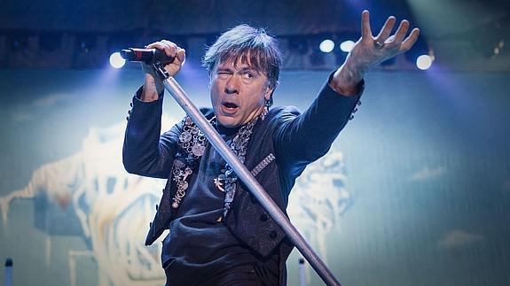 El cantante de Iron Maiden padece cáncer de lengua