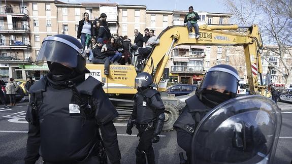 Once detenidos en el desalojo de una vivienda en Madrid