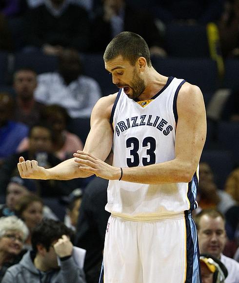 Marc Gasol le gana el duelo a Ricky Rubio