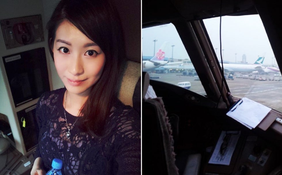 Un piloto permite a una joven guapa sentarse a su lado en un vuelo Taipei-Hong Kong