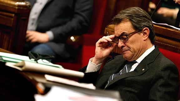 El Parlament rechaza una moción que pedía «reiterar el respeto al ordenamiento constitucional»