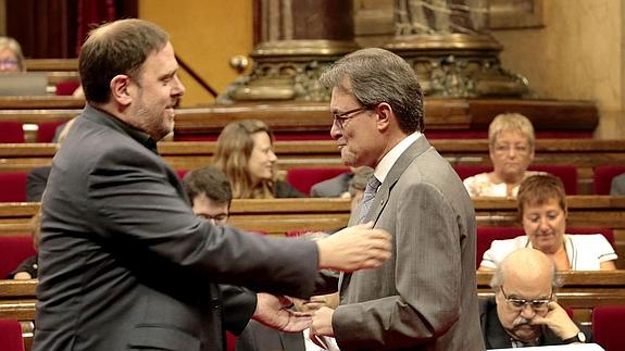 Mas y Junqueras pactan proclamar la independencia 18 meses después del 27-S