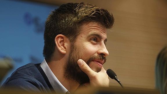 Piqué: «El Barça estaría encantado de ceder el Camp Nou al Real Madrid»