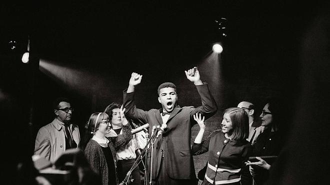Enrique Meneses, en el ojo del huracán