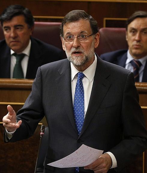 Rajoy justifica la restitución de la atención a los sin papeles en la saturación de las urgencias