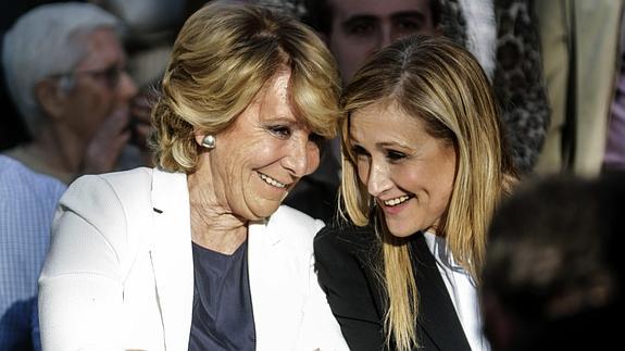 Aguirre y Cifuentes ceden el micrófono a los antidesahucios que las increpan en un mitin