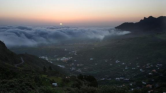 Amanecer entre las nubes