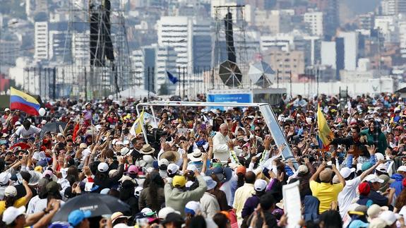 El Papa alerta en Quito contra los «sectarismos» y pide «diálogo»