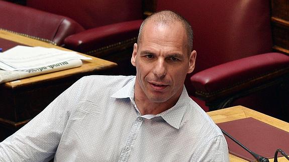 Varoufakis: «Las medidas adoptadas son una continuación de la esclavitud de la deuda»