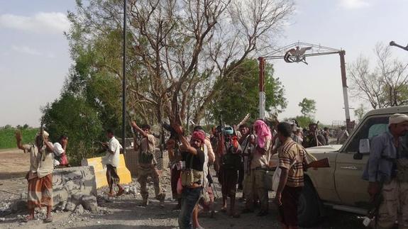 Las fuerzas progubernamentales yemeníes reconquistan la mayor base aérea del país