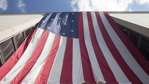 La bandera de EE UU vuelve a Cuba de la mano de los marines que la arriaron hace 54 años