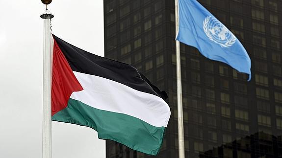 La bandera palestina ya ondea en la sede de la ONU