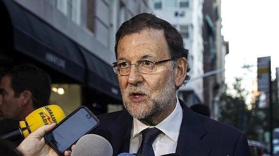 Rajoy responde de forma tajante a Bruselas: «España no incumplirá el déficit»