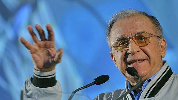 La Fiscalía rumana acusa al expresidente Iliescu de crimen contra la Humanidad