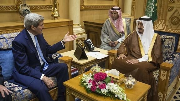 Kerry debate con el rey saudí la escalada de tensión en Israel y Palestina